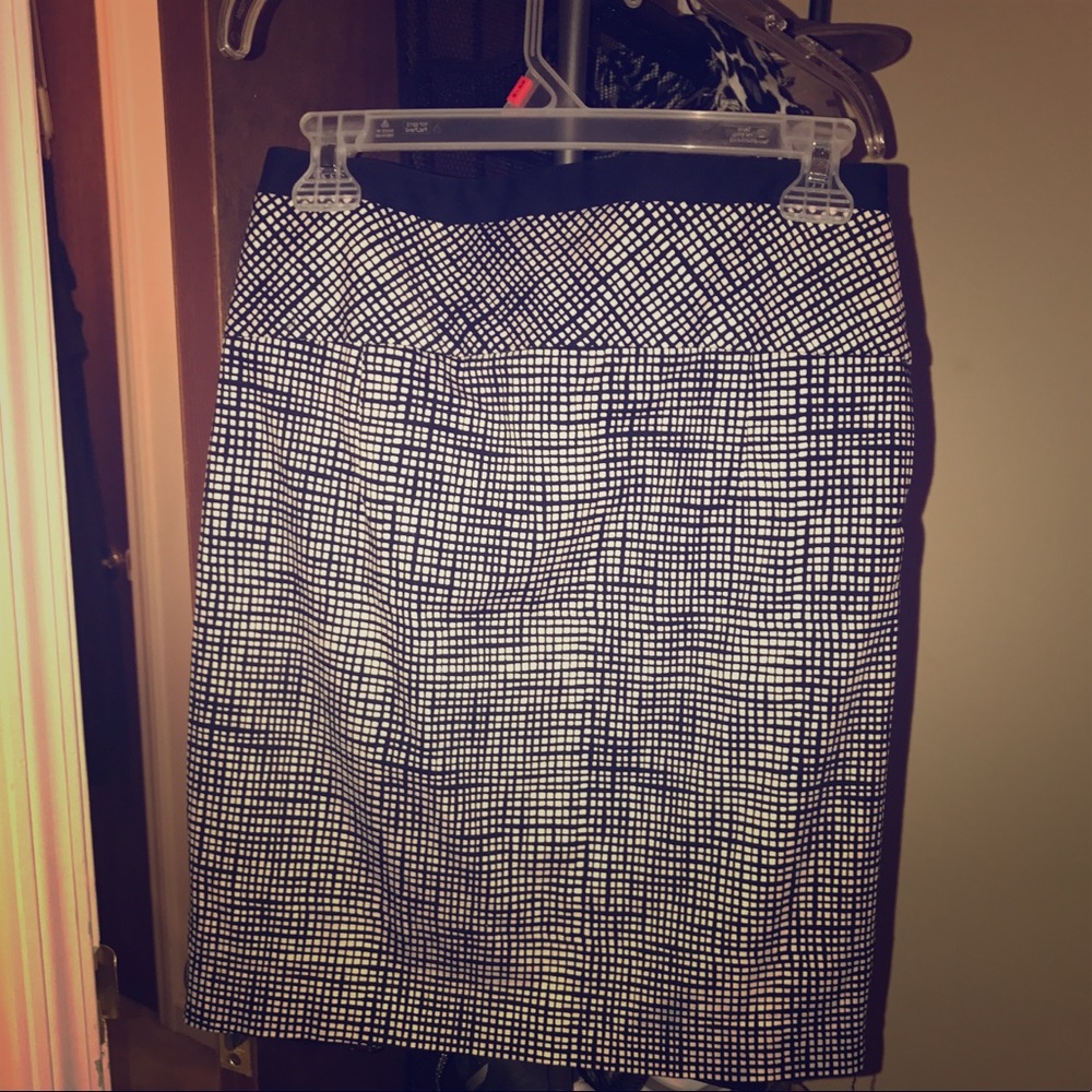 Express pencil skirt size 4
